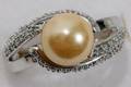 110209 14K GOLD 85MM DIA PEARL  DIAMOND RING