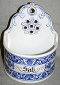 110228 VILLEROY  BOCH BLUE ONION SALT CONTAINER