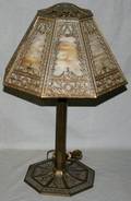 102262 BRADLEYHUBBARD ART GLASS  BRASS TABLE LAMP