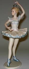 113402 CYBIS BISQUE FIGURE BALLERINA 1983 H9