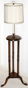 110510 PEDESTAL STYLE MAHOGANY FLOOR LAMP H57