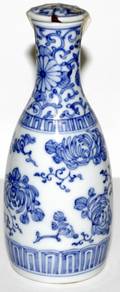 102494 JAPANESE PORCELAIN SAKE BOTTLE H65 DIA25