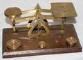 110555 ENGLISH BRASS POSTAL SCALE WWEIGHTS W7 D4