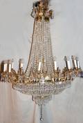 030073 32 LIGHT CRYSTAL AND BRASS CHANDELIER C 1960