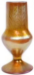 021072 L C TIFFANY GOLD FAVRILE GLASS VASE 1919