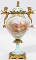 040146 SEVRES STYLE PORCELAIN COVERED URN C 1920