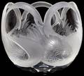 021122 STEUBEN GLASS SWAN BOWL 1985 H 8 12