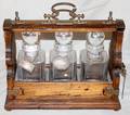 060127 ENGLAND TANTALUS SET CRYSTAL BOTTLES OAK CASE