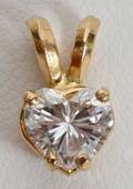 050132 HEART SHAPED DIAMOND PENDANT