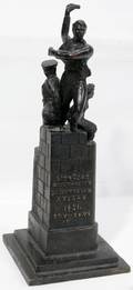 051200 SOVIET UNION BRONZE COMMEMORATIVE SCULPTURE