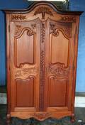 050177 COUNTRY FRENCH STYLE CARVED WALNUT WARDROBE