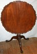 010319 CHIPPENDALE STYLE MAHOGANY PIECRUST TOP TABLE