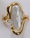 012320 14K YELLOW GOLD RING W PEARL  DIAMOND
