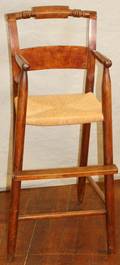 051514 ANTIQUE EARLY AMERICAN STYLE CHILD HIGHCHAIR