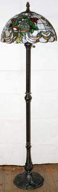 011606 LEADED GLASS SHADE FLOOR LAMP BASE H64