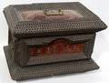 032560 TRAMP ART CARVED WOOD HINGED LID BOX 1901