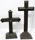 032557 TRAMP ART CARVED WOOD CRUCIFIX AND CROSS