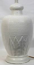030597 PORCELAIN TABLE LAMP H 29 DIA 10