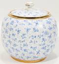 020547 PORCELAIN BLUE  WHITE COVERED GINGER JAR