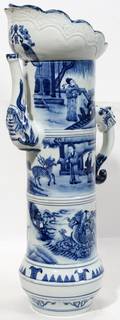 081088 CHINESE BLUE  WHITE PORCELAIN ELONGATED EWER