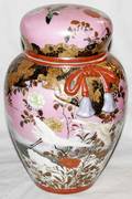 100111 JAPANESE PORCELAIN COVERED VASE C1930 H12