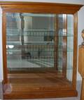 091332 OAK MIRRORED BACK DISPLAY CASE H 60 12