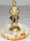 080271 ONYX ASHTRAY WITH FIGURAL MOUNT H 6 DIA 5