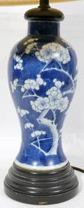 082280 CHINESE BLUEWHITE PORCELAIN VASE AS A LAMP