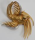 061378 GOLD  DIAMONDENHANCED BIRDFORM BROOCH