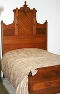 081383 EASTLAKE OAK BED C 1900 H 80 W 54 L 75