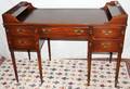 081378 SHERATON STYLE MAHOGANY DESK C 1950 H 33