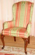 081375 QUEEN ANNE STYLE WINGBACK CHAIR H 45 W 26