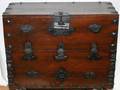 090437 KOREAN CAMPAIGN CHEST ANTIQUE H 30 W 36
