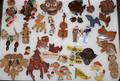 070516 COSTUME JEWELRY WOOD BROOCHES 29 PCS