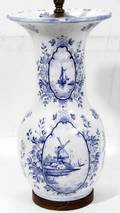 101612 DELFT BLUE  WHITE CERAMIC VASE AS LAMP