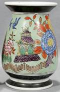 091593 GOLDCASTLE JAPANESE PAINTED PORCELAIN VASE