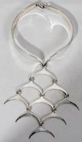 062494 CONTEMPORARY STERLING SILVER NECKLACE