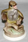 101618 BOEHM BISQUE FIGURE BABY CRESTED FLYCATCHER