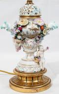 080026 MEISSEN PORCELAIN LAMP CHERUBS WFLOWERS