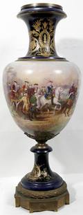 122063 SEVRES PORCELAIN PALACE URN MILITARY SCENE