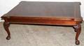 040146 QUEEN ANNE STYLE MAHOGANY COFFEE TABLE