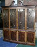 010107 COUNCILL CRAFTSMAN MAHOGANY CHINA CABINET