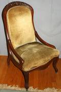 040311 VICTORIAN CARVED WALNUT LADIES PARLOR CHAIR