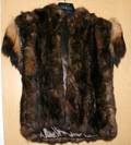 121488 MUSKRAT VEST W FUR TAILS AS TASSELS