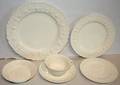 120392 WEDGWOOD PATTERN 113327 DINNER SERVICE FOR 8