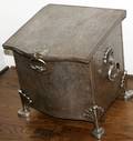 112339 ENGLISH METAL COAL HOD W A HINGED LID