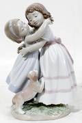030378 LLADRO PORCELAIN FIGURINE GIRLS WDOG 8046