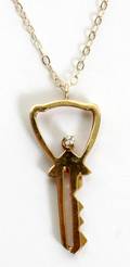 110510 14K KEY FORMED PENDANT ON 14K GOLD CHAIN L17