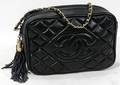 031645 CHANEL BLACK LEATHER PURSE WSHOULDER STRAP