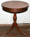 040593 DUNCAN PHYFE STYLE MAHOGANY END TABLE